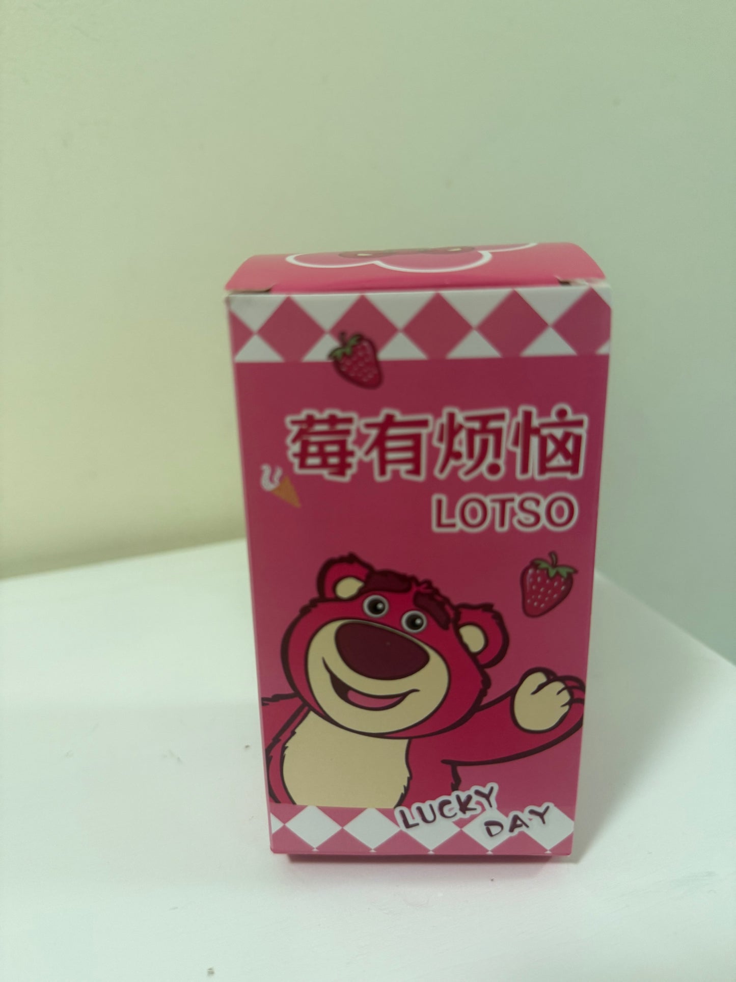 Lotso Blind Box Schlüsselanhänger – Toy Story Überraschung 🍓🐻