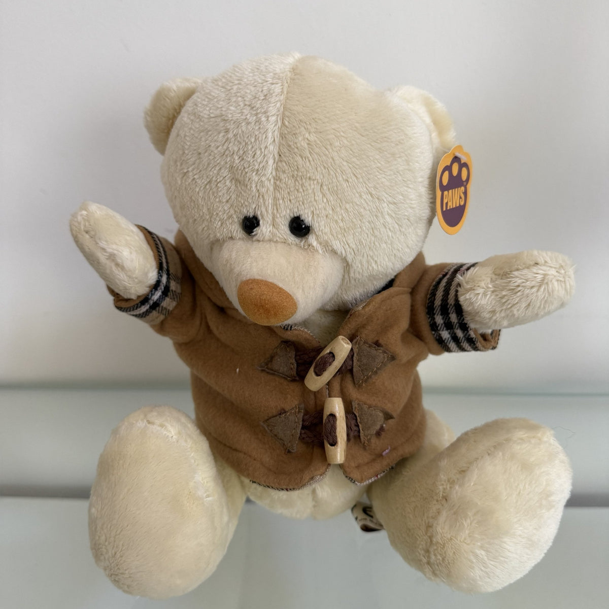 PAWS Teddybär creme mit Dufflecoat, Ansicht 1